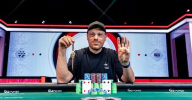 28세에 통산 4번째 WSOP 브레이슬릿…러시아 상금왕 마르티로시안, 친구와의 1시간 헤즈업서 웃었다 마르티로시안-wsop